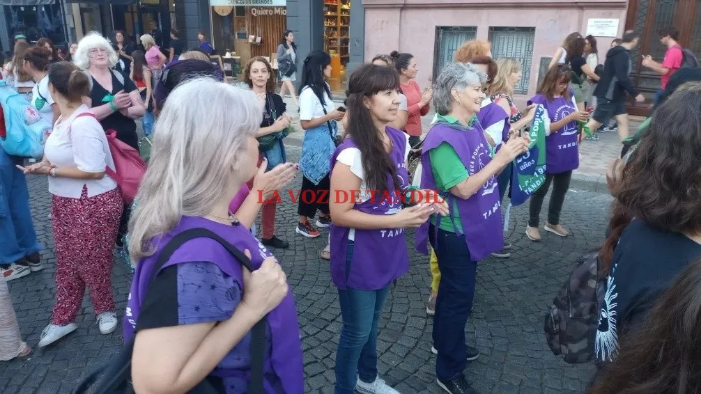 Con gran participación, se desarrolló la movilización del 8M